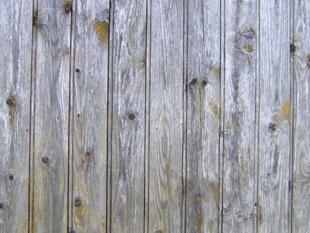 4 Signs Your Fence Needs Painting or Staining This Spring